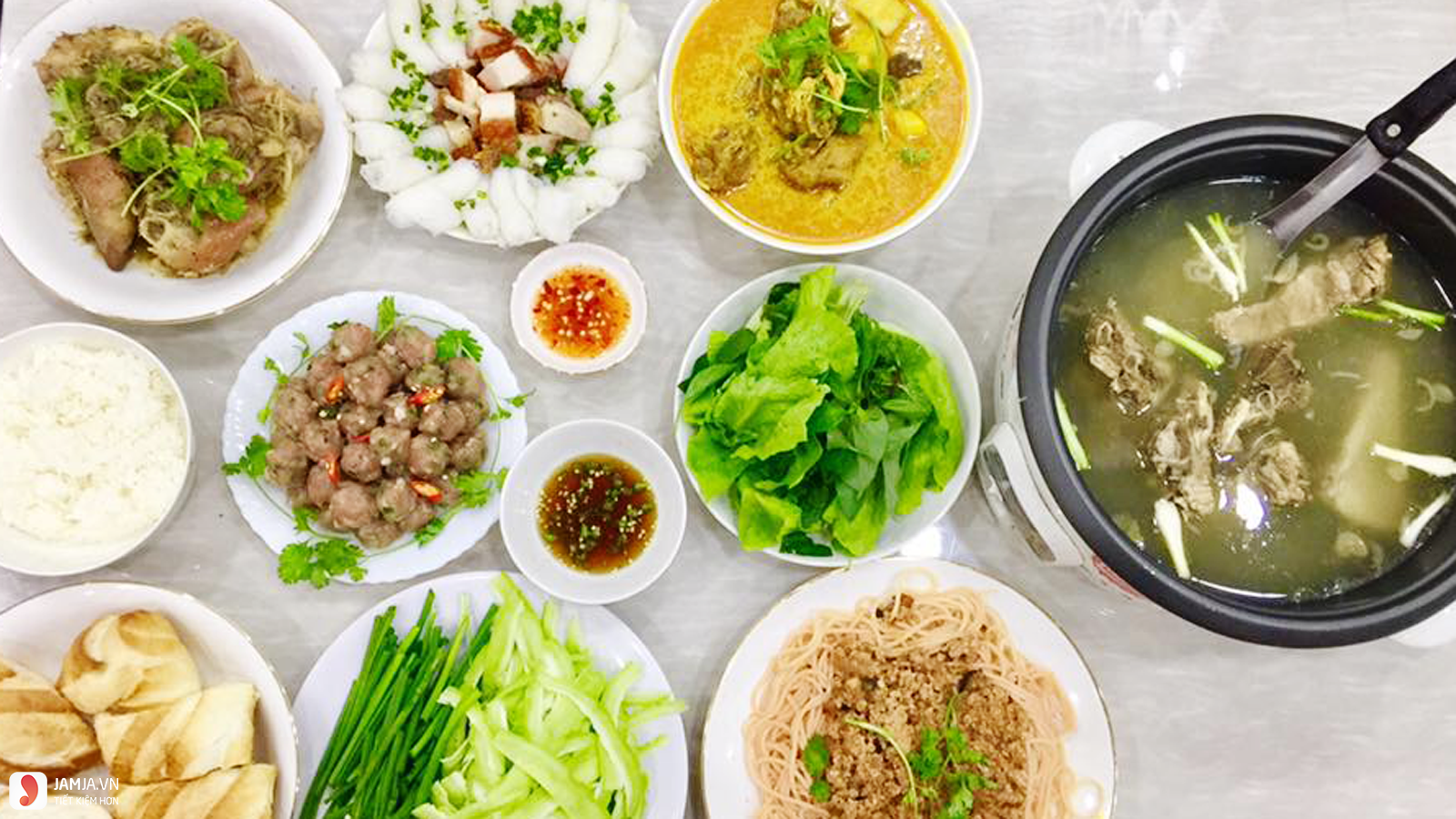 Món Ngon Ngày Đông: Gợi Ý Ẩm Thực Ấm Áp Không Thể Bỏ Qua 5 Thực Đơn Ấm Áp Cho Gia Đình Vào Mùa Đông